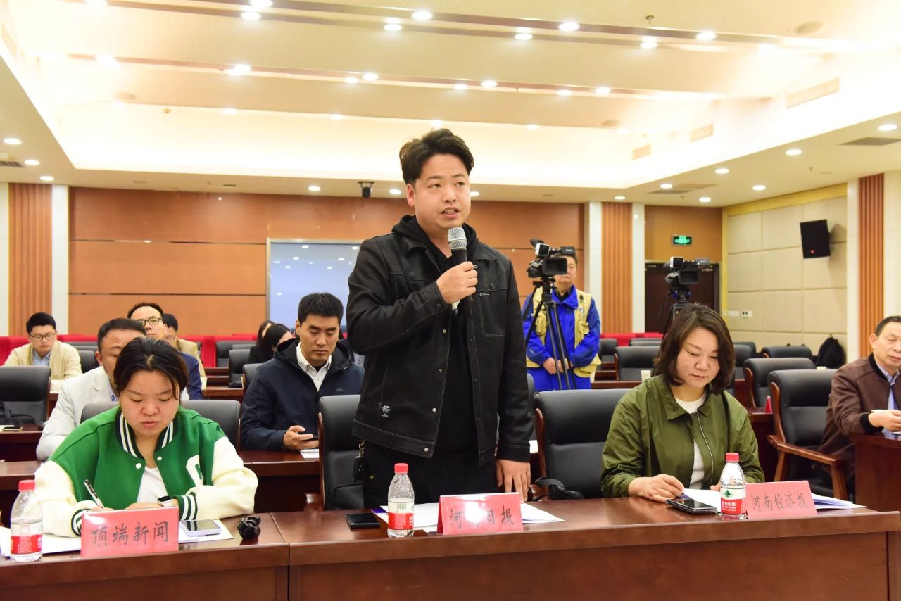 1683195870230025811.png tem.png