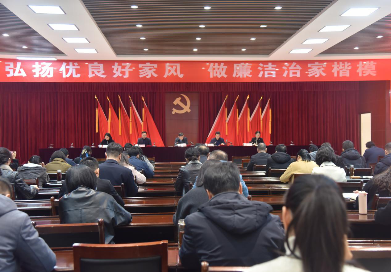 1701332811466028316.png tem.png