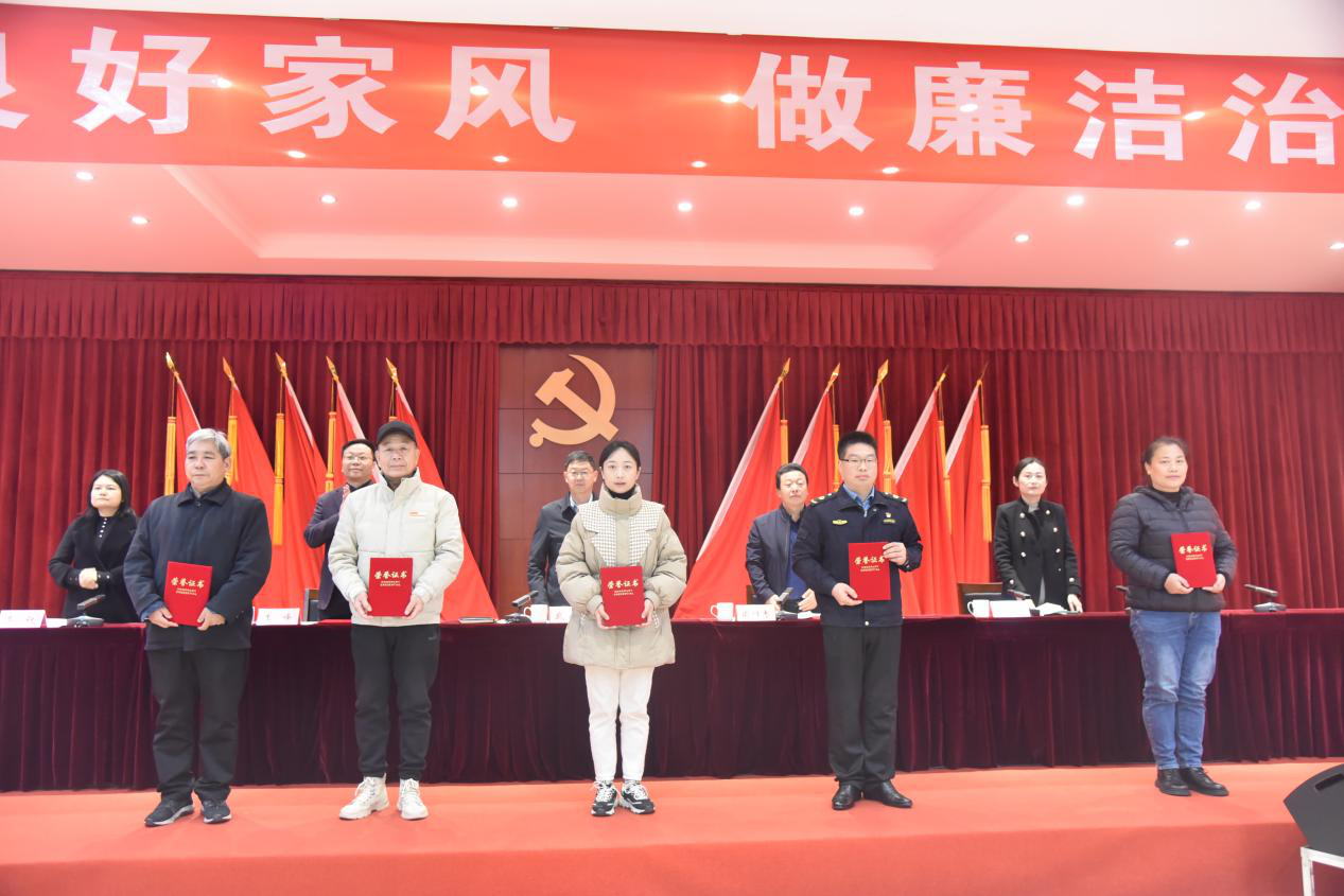 1701332863911011124.png tem.png