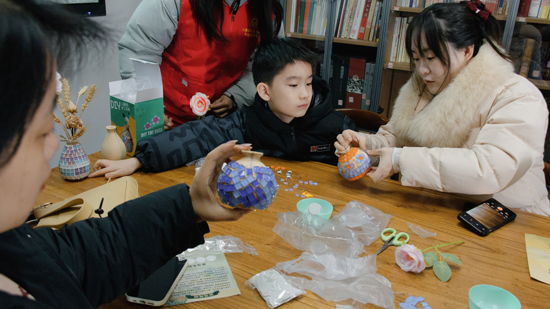 蛇年福至 “瓶”平安安——洛八办纪念馆开展亲子研学活动 蛇年福至 “瓶”平安安——洛八办纪念馆开展亲子研学活动