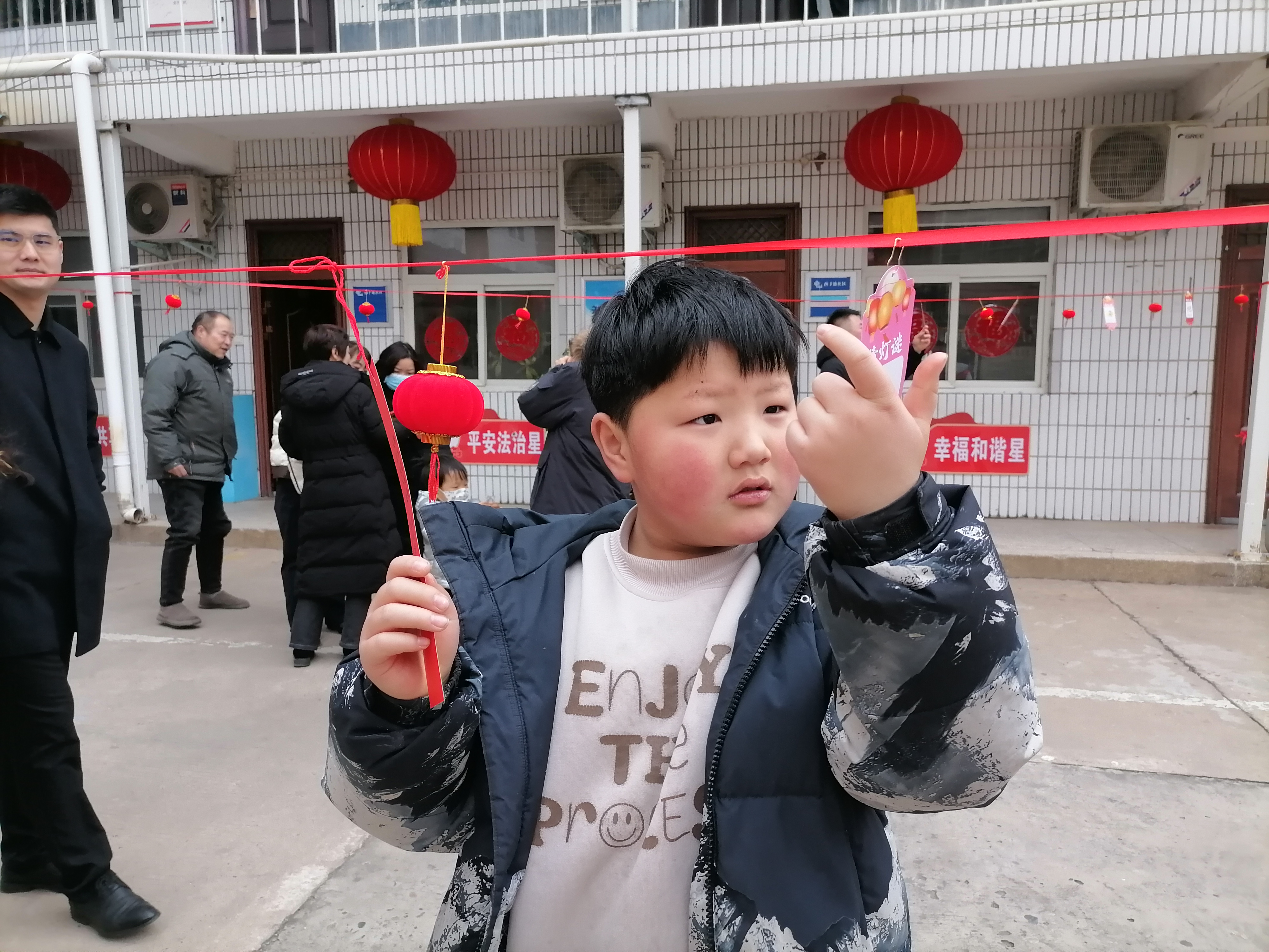 西工区审计局工会委员会结对西下池社区开展“我们的节日·元宵节”猜灯谜有奖活动
