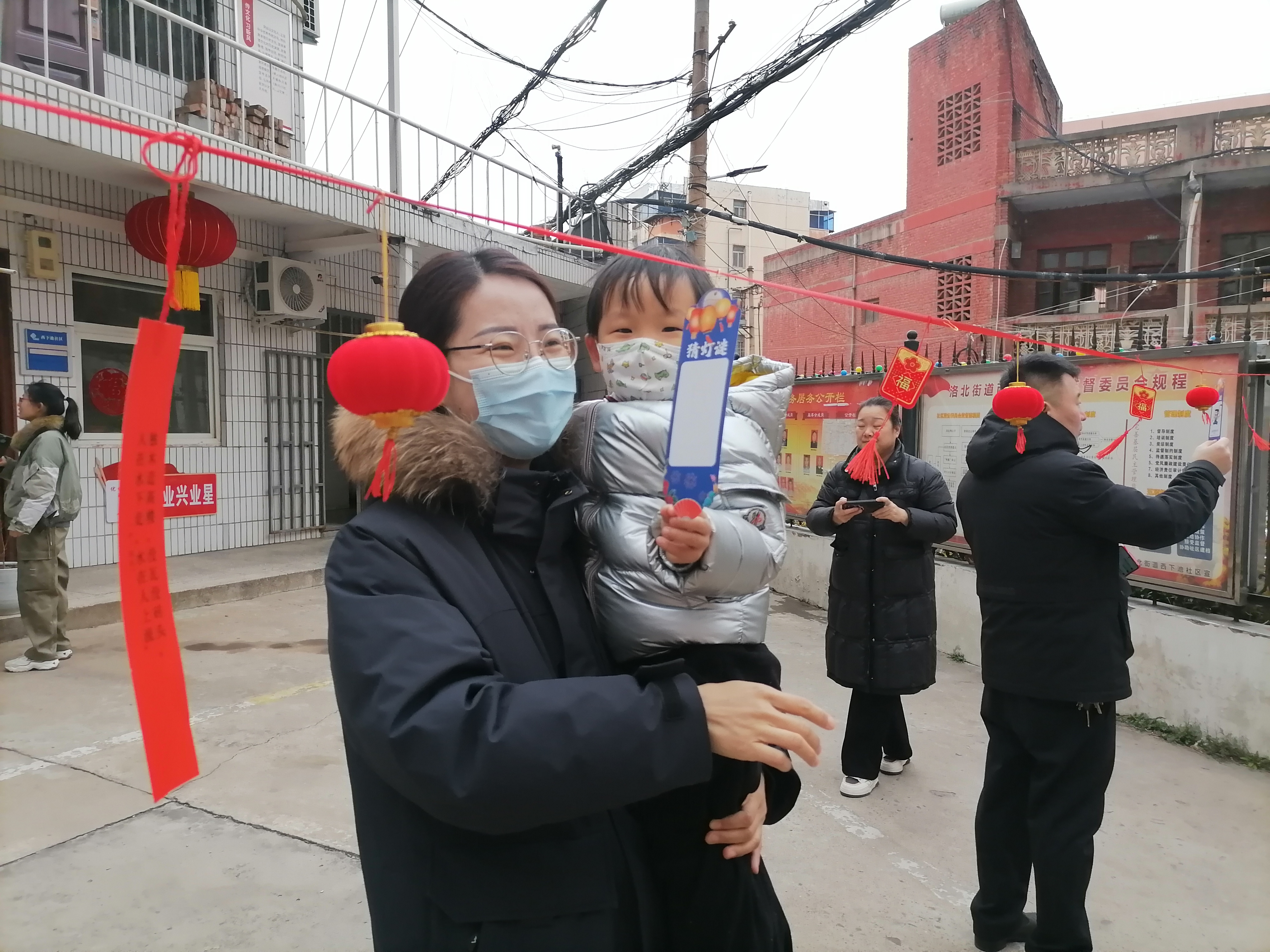 西工区审计局工会委员会结对西下池社区开展“我们的节日·元宵节”猜灯谜有奖活动