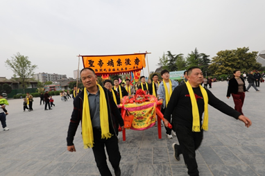 清明节关氏后裔到洛阳关林承祖志,祭祀武圣关羽,传承好家风