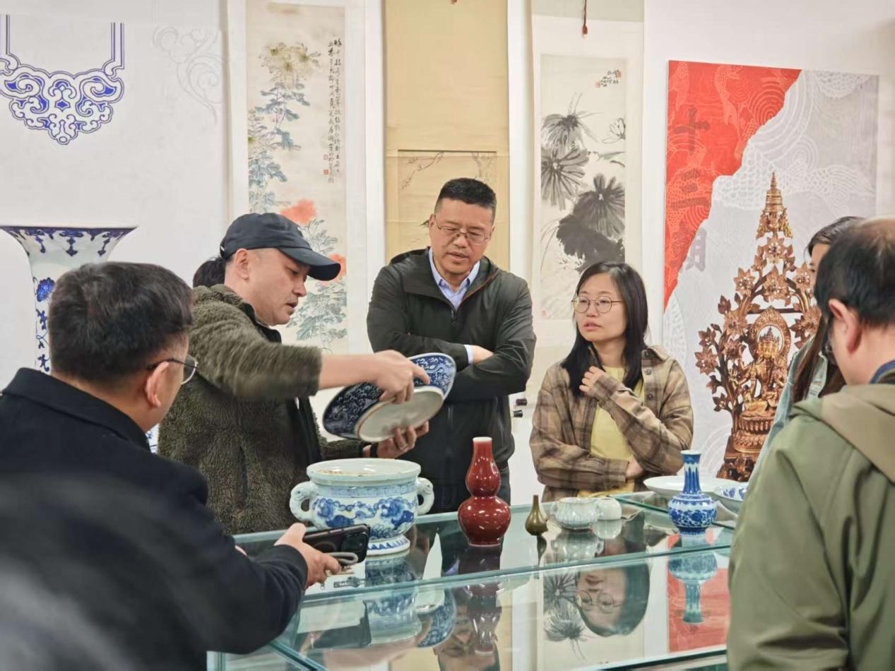 探寻历史脉络,汲取文化力量—— 中共洛阳市委党校到我院调研并开展主题党日活动 探寻历史脉络,汲取文化力量—— 中共洛阳市委党校到我院调研并开展主题党日活动
