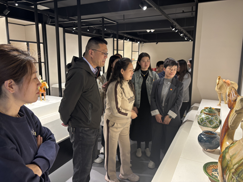 探寻历史脉络,汲取文化力量——中共洛阳市委党校到我院调研并开展主题党日活动 探寻历史脉络,汲取文化力量——中共洛阳市委党校到我院调研并开展主题党日活动