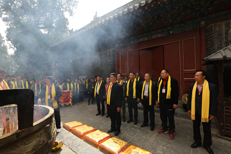 清明节关氏后裔到洛阳关林承祖志,祭祀武圣关羽,传承好家风 清明节关氏后裔到洛阳关林承祖志,祭祀武圣关羽,传承好家风