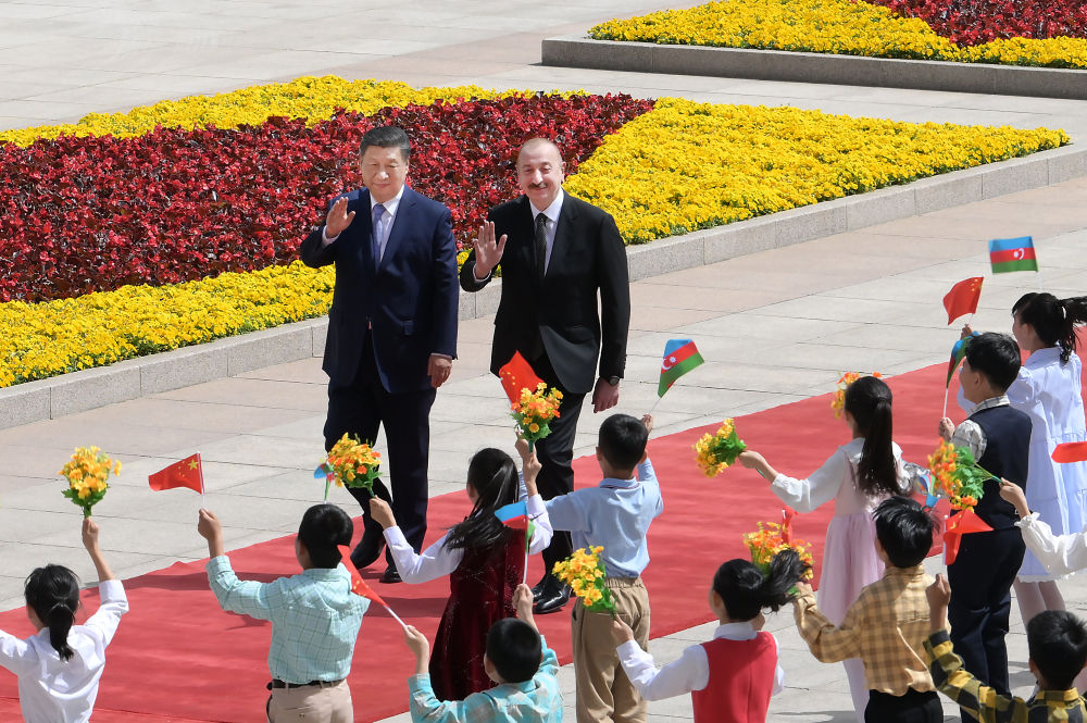 习近平同阿塞拜疆总统阿利耶夫会谈
