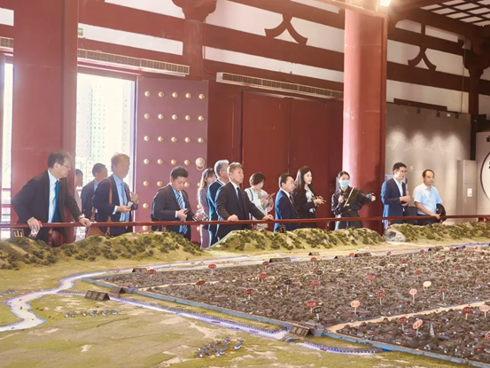 深化中日城市文化交流合作——日本冈山市副市长一行参观考察定鼎门遗址博物馆