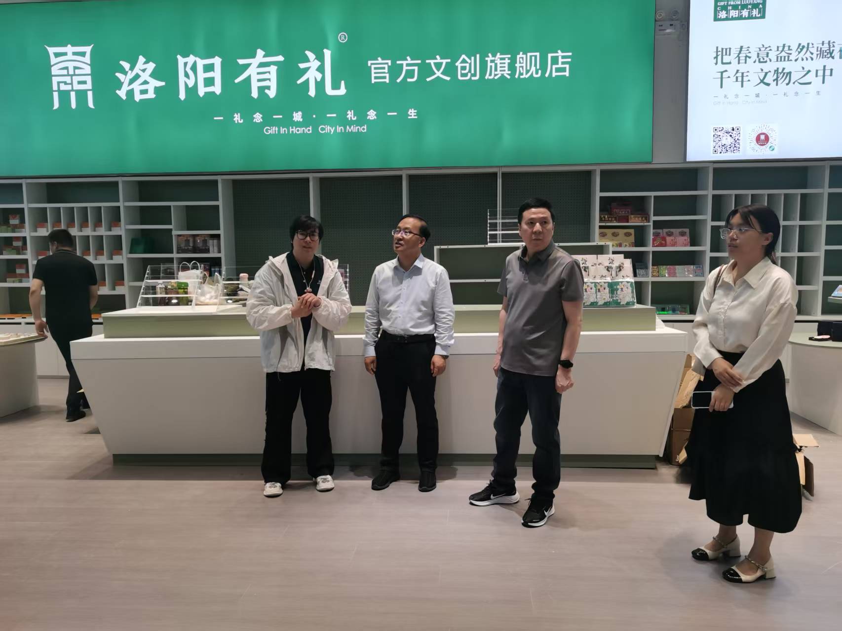 五一劳动节,市文物局局长赵晓军检查文博单位开放工作 五一劳动节,市文物局局长赵晓军检查文博单位开放工作
