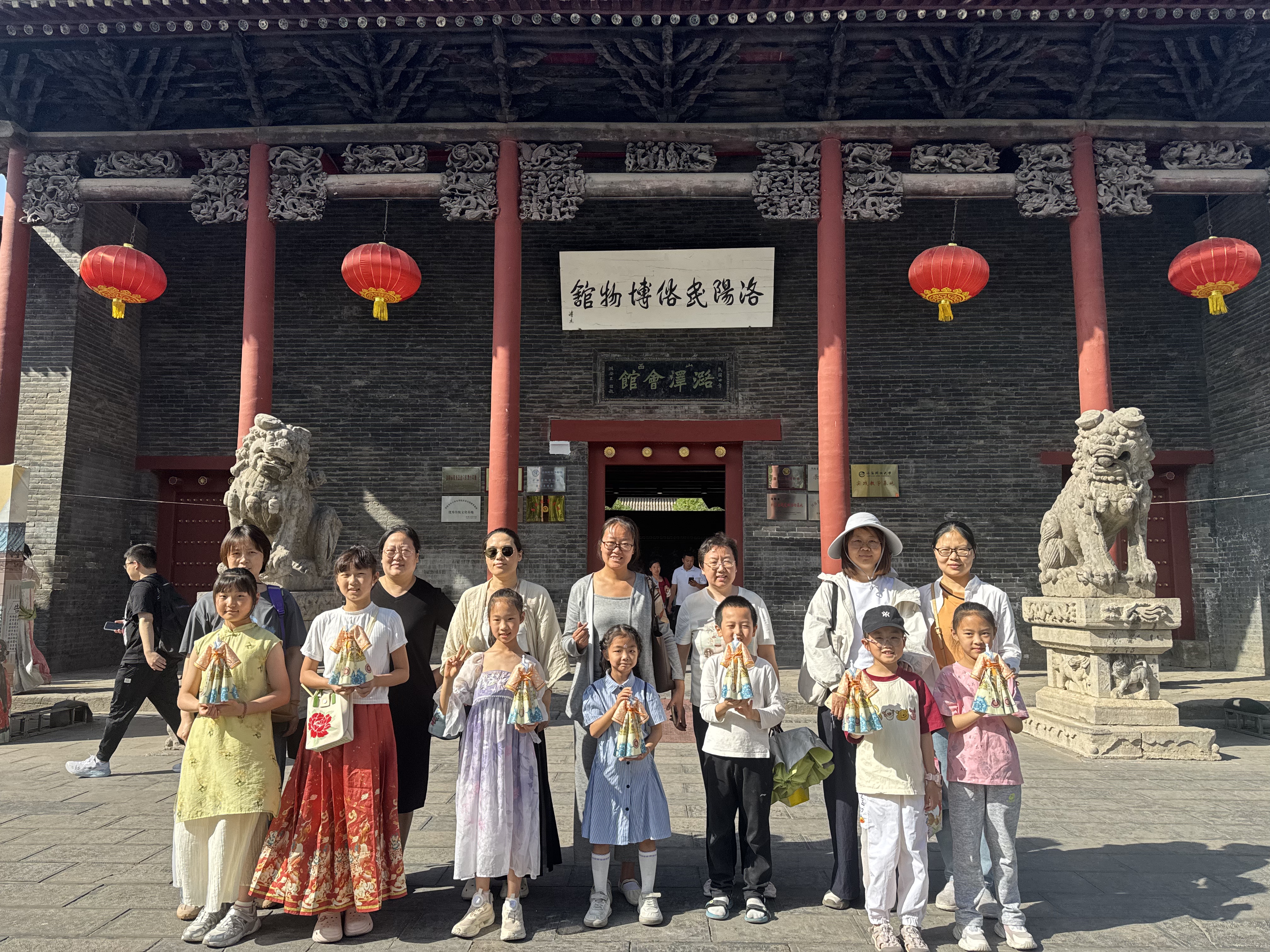 “五一”假期研学回顾丨研华裳锦绣 学姓氏渊源 “五一”假期研学回顾丨研华裳锦绣 学姓氏渊源