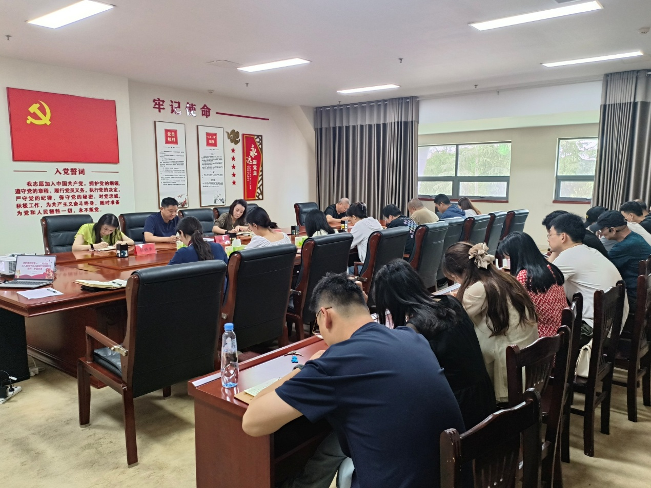 绷紧纪律之弦 永葆清廉底色——— 洛阳博物馆第一、二党支部开展“深入贯彻中央八项规定精神学习教育”专题党课