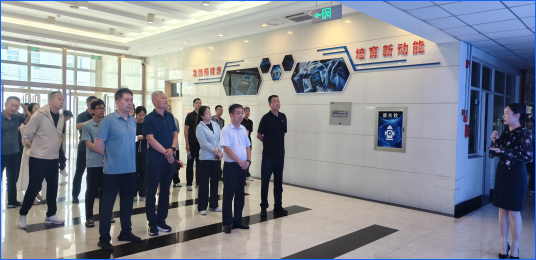 市公积金中心开展走基层调研暨党日活动