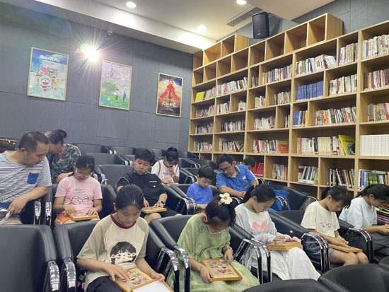 洛阳关林管理处走进洛铜社区 开启“探秘三国 勇闯华容道”文博小课堂文化之旅