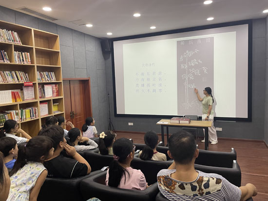 洛阳关林管理处走进洛铜社区 开启“探秘三国 勇闯华容道”文博小课堂文化之旅