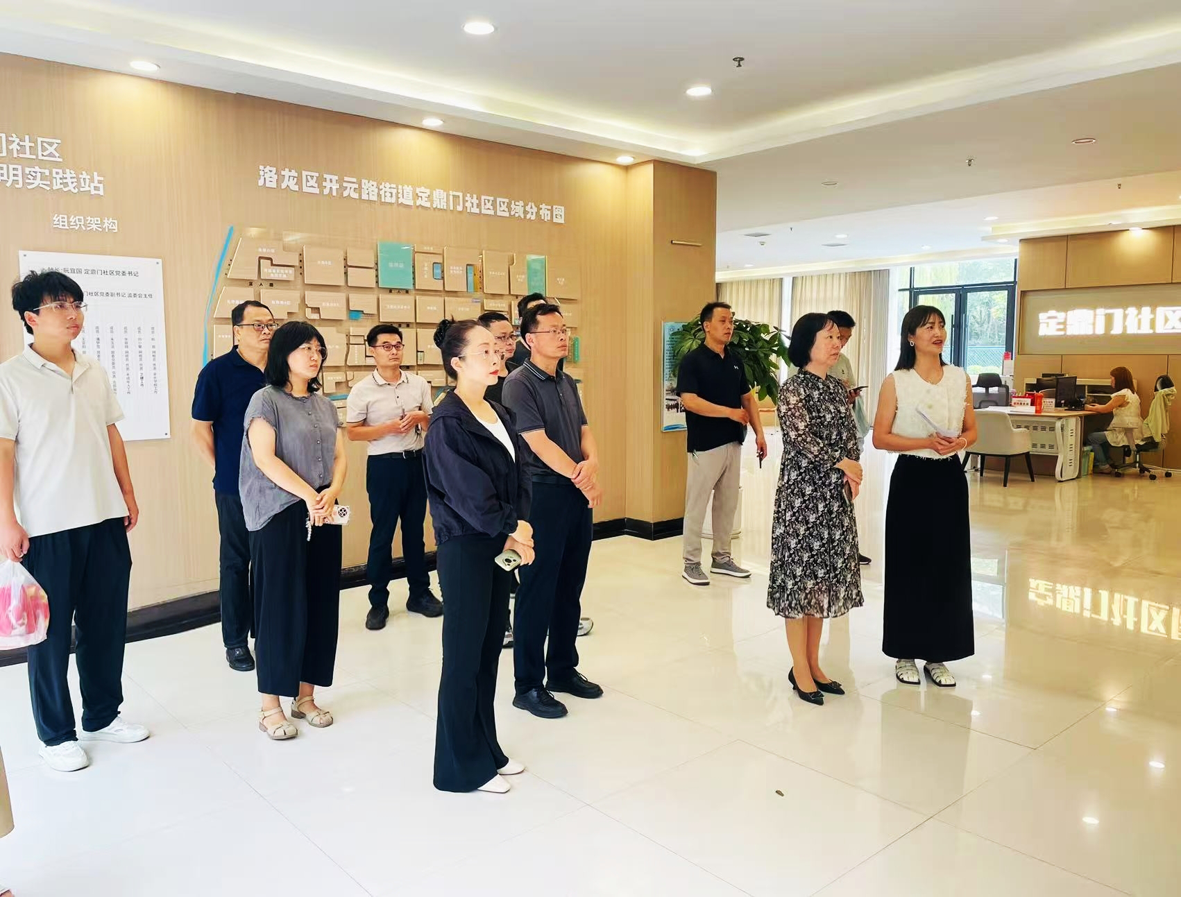 深耕调研“责任田”  精准把脉促发展<br>——市政府研究室赴定鼎门社区开展“转作风 提能力 促发展”实地调研