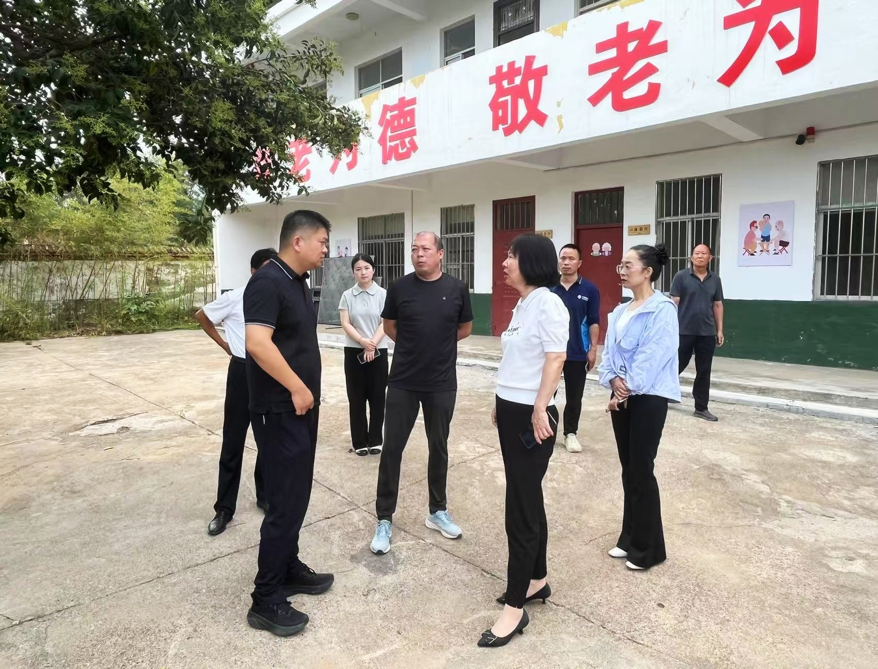 绷紧安全弦 筑牢生命线 全力以赴确保安全度汛<br>——市政府研究室赴帮扶村开展汛期安全隐患排查工作