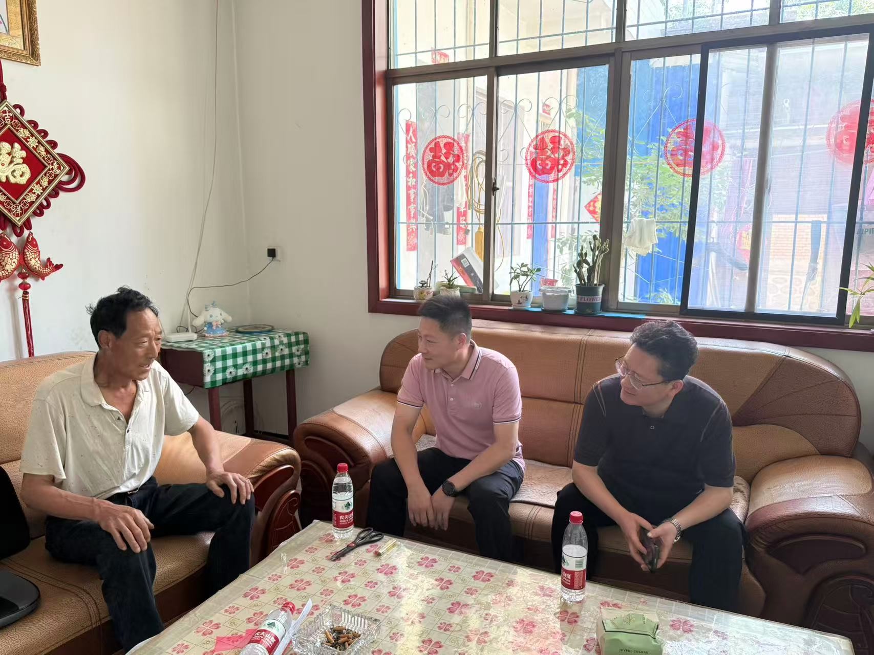 市科技局赴定点帮扶村开展义诊暨入户对接活动