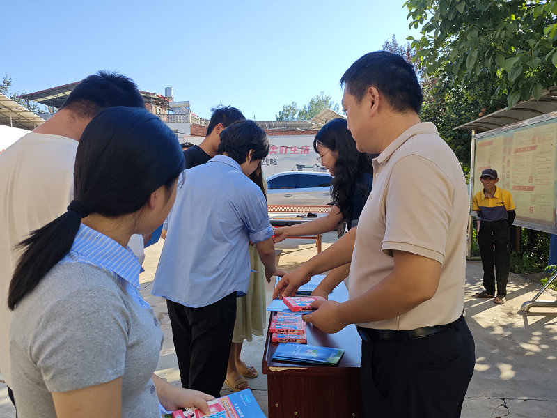 洛阳市应急管理局开展“应急有我 安全同行”主题宣传“进乡村”活动