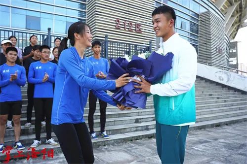 18005415_1155.jpg 18005415_1155.jpg