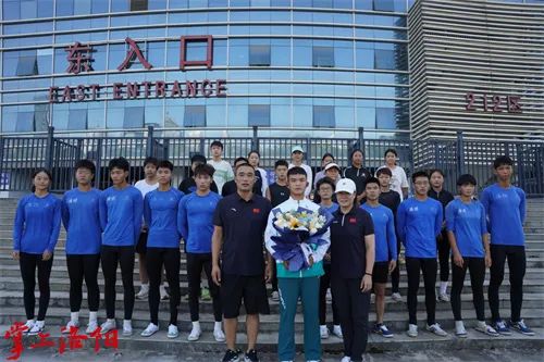 18005557_2074.jpg 18005557_2074.jpg