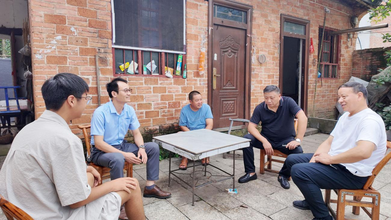 政企携手暖乡野  金秋助学筑梦行