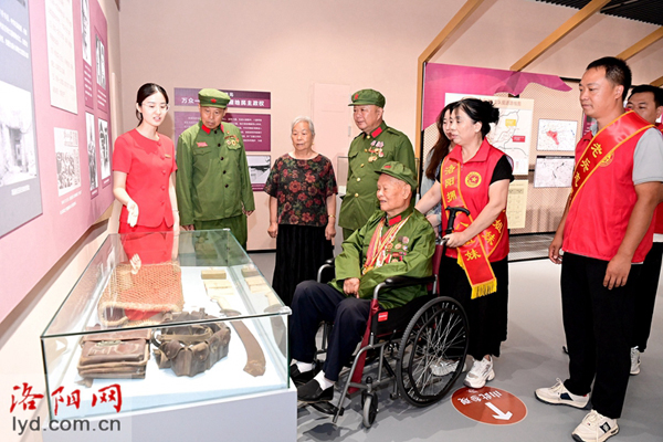 参观革命旧址 抒发爱国情怀