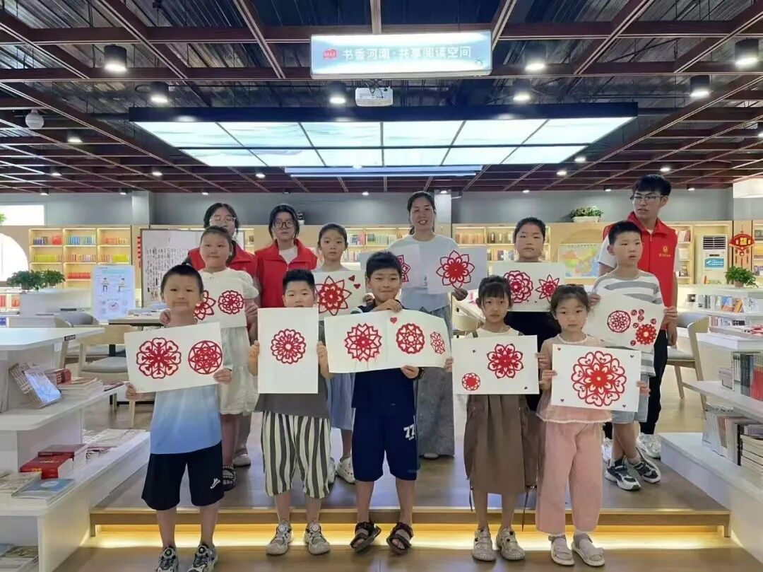 “青暖童心”解锁暑期新可能：洛阳构建“ 公益托管+基层治理”青年服务矩阵