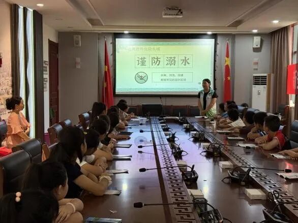 “青暖童心”解锁暑期新可能：洛阳构建“ 公益托管+基层治理”青年服务矩阵