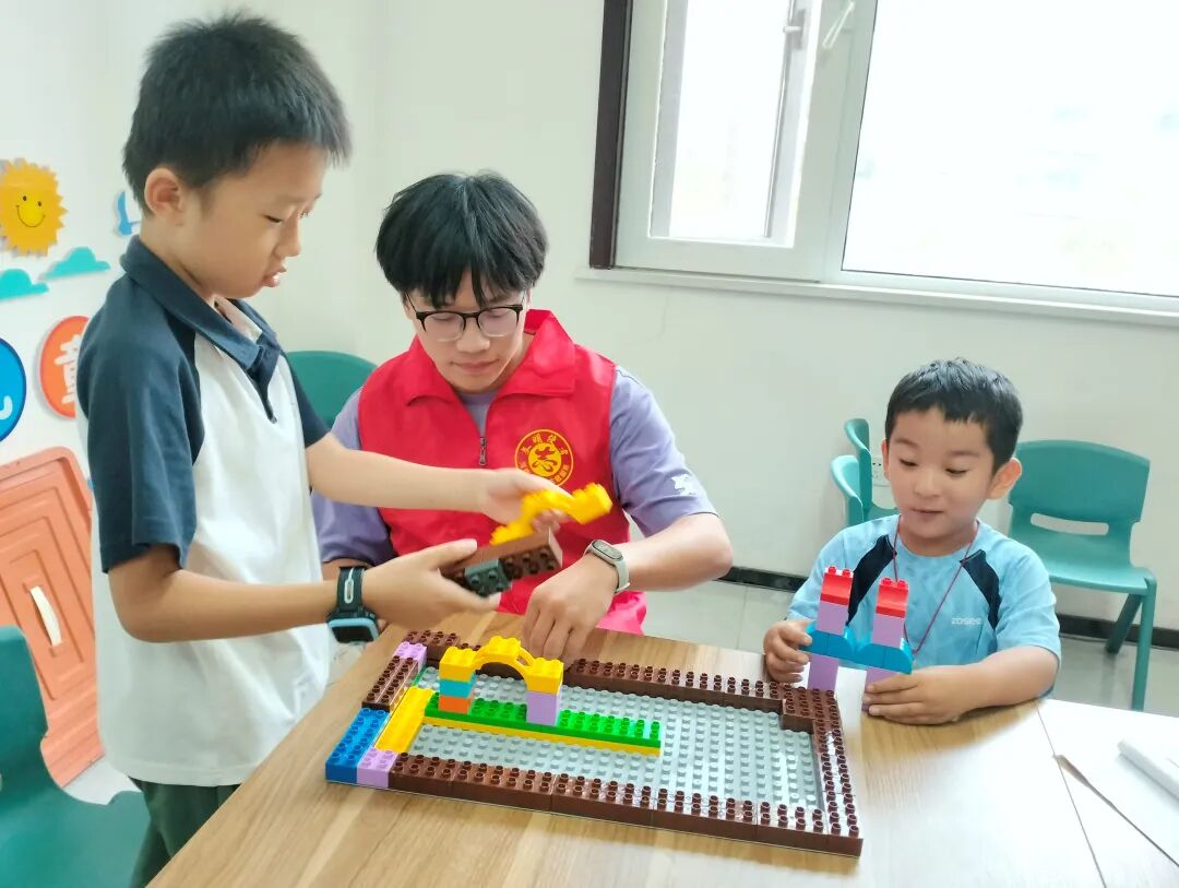 “青暖童心”解锁暑期新可能：洛阳构建“ 公益托管+基层治理”青年服务矩阵