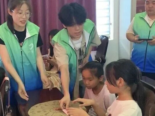 “青暖童心”解锁暑期新可能：洛阳构建“ 公益托管+基层治理”青年服务矩阵