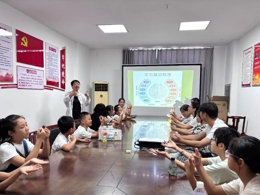 “青暖童心”解锁暑期新可能：洛阳构建“ 公益托管+基层治理”青年服务矩阵