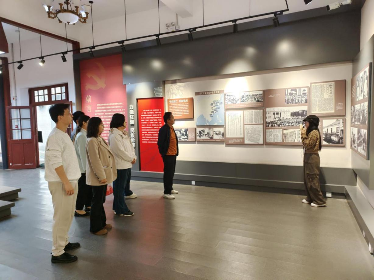 西工区委编办组织党员到洛阳抗战纪念馆参观学习
