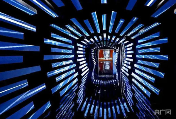 【国内新闻】“周同学”化身“青铜卫士”方文山担当创意顾问 创新让博物馆“潮”起来 【国内新闻】“周同学”化身“青铜卫士”方文山担当创意顾问 创新让博物馆“潮”起来