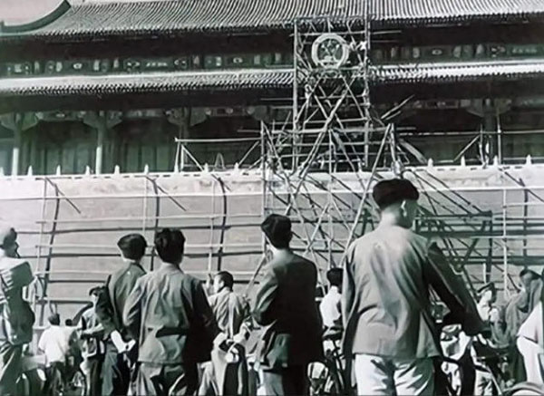 1970年天安门城楼秘密翻建始末