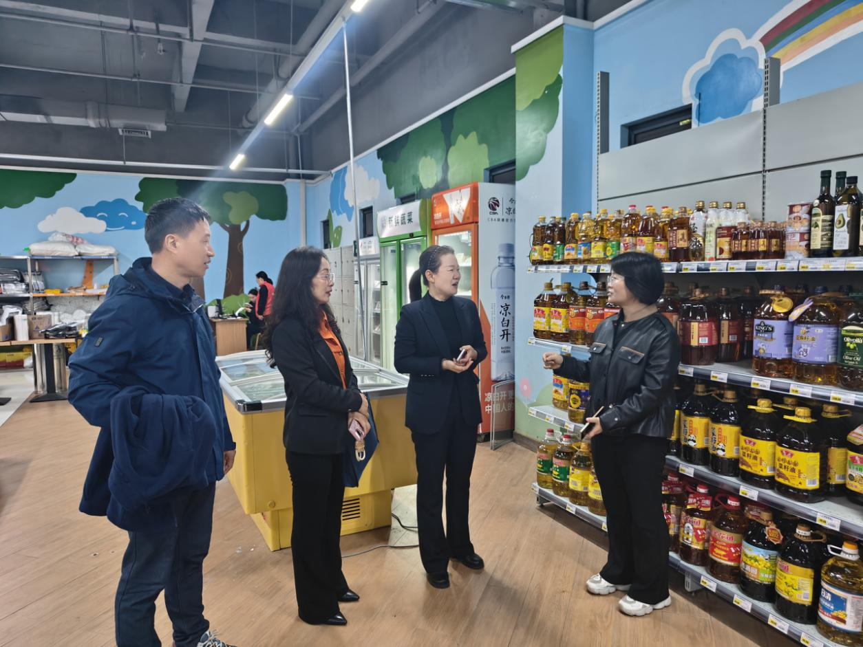 洛阳市人民政府研究室<br>到调研基地大张集团对接调研