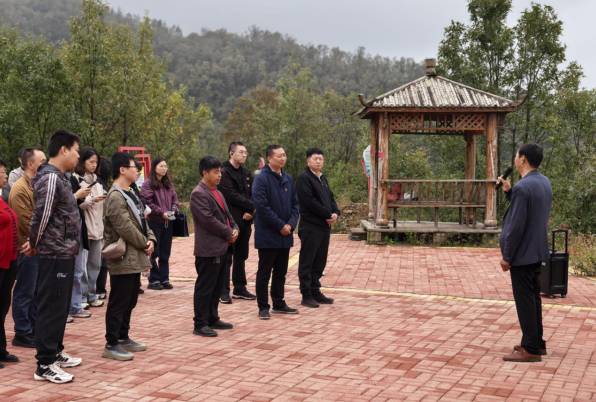 结对扶危济困助力乡村振兴  追忆烽火岁月淬炼初心使命
