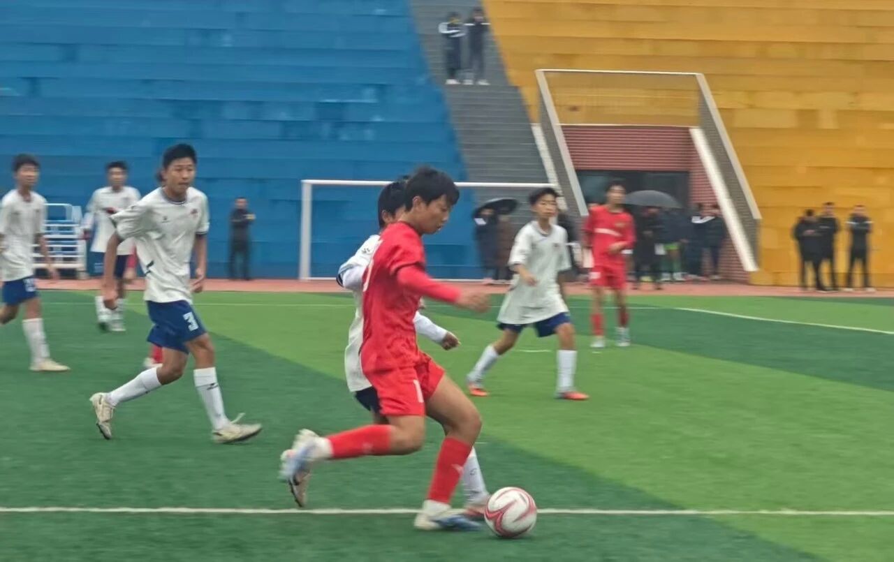 全省足球小将在宜阳激战正酣