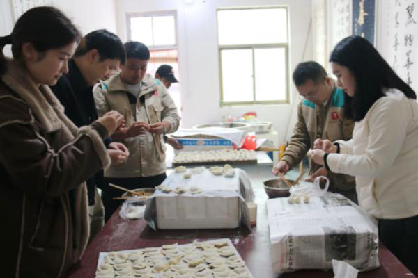 夏博党委到邙岭镇省庄村开展“传承中华传统美德——敬老爱老”主题党日志愿服务活动 夏博党委到邙岭镇省庄村开展“传承中华传统美德——敬老爱老”主题党日志愿服务活动