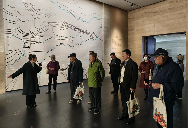 赓续历史文脉，情暖重阳初心 ——市应急管理局组织退休老干部开展重阳节主题党日活动  秋高气爽，菊韵飘香，又逢一年重阳佳节。为弘扬中华民族尊老敬老的传统美德，表达对老干部的关怀与敬意，2025年10月29日，市应急管理局精心组织老干部支部前往汉魏洛阳故城遗址博物馆，开展了以“赓续历史文脉，情暖重阳初心”为主题的重阳节主题党日活动。 局政治部主任郭永成同志受局党委委托，向全体退休老干部致以节日的诚挚问候和美好祝福。他在致辞中深情表示，各位老同志是应急管理事业的开拓者和奠基人，曾为我市的安全稳定发展倾注了大量心血、做出了不可磨灭的贡献，局党委和全体干部职工始终铭记于心。他关切地叮嘱老同志们要保重身体，并希望他们能一如既往地关心和支持应急管理事业的发展。退休老干部支部高剑波书记也作了简短发言，号召大家在感受古都悠久历史文化的过程中，进一步坚定理想信念，传承初心使命。  进入汉魏洛阳故城遗址博物馆后，在专业讲解员的引领下，老同志们怀着浓厚的兴趣，步入历史的长廊。他们驻足于一件件珍贵的出土文物、一幅幅详实的图文资料、一处处复原的历史场景前，认真聆听讲解，细致观摩询问，深入了解汉魏时期洛阳作为都城的历史地位、灿烂文明与考古成果。古老的城垣遗迹、精美的器物典章，无声地诉说着往昔的辉煌，也引发了老同志们对“坚守文化自信、践行初心担当”这一主题的深深共鸣。历史的厚重与文明的传承，让大家感慨万千，仿佛进行了一场跨越时空的对话。  参观结束后，在博物馆内举行了简朴而温馨的“忆初心・话传承”主题座谈会。老同志们结合刚才的参观感受，畅所欲言，气氛活跃。他们抚今追昔，深情回顾了自己当年在安全生产、应急救援、防灾减灾等各个岗位上艰苦奋斗、履职尽责的峥嵘岁月，分享了对于“初心使命”的深刻理解和坚守，并就应急管理体系建设、风险防控能力提升、年轻干部培养以及退休支部建设等方面，提出了许多宝贵的意见和建议。一句句发自肺腑的话语，饱含着对应急管理事业的无限热爱与殷切期望，体现了“离岗不离党、退休不褪色”的政治本色和高尚情怀。  此次重阳节主题党日活动，不仅让退休老干部们深切感受到了组织的温暖与关怀，丰富了他们的精神文化生活，更通过回顾历史、座谈交流，进一步凝聚了老同志们的思想，激发了他们对单位发展的持续关注与支持。尊老敬贤是中华民族的优良传统，也是市应急管理局党委一以贯之的暖心工程。未来，局机关将继续用心用情做好老干部服务保障工作，搭建更多沟通交流平台，让老同志们的晚年生活更加充实、幸福，同时也汇聚起推动新时代应急管理事业高质量发展的银发智慧和力量。