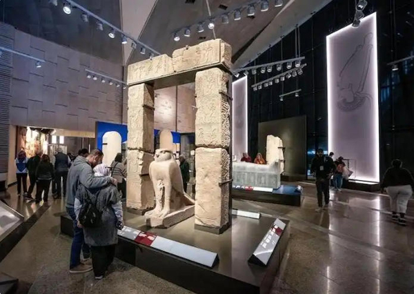 【国际新闻】馆藏文物惊艳世界!大埃及博物馆正式开馆 【国际新闻】馆藏文物惊艳世界!大埃及博物馆正式开馆