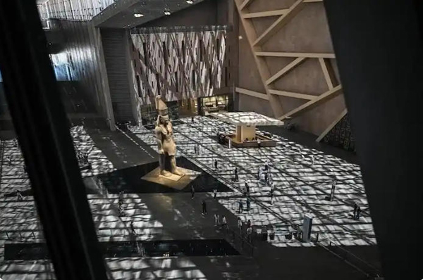 【国际新闻】馆藏文物惊艳世界!大埃及博物馆正式开馆 【国际新闻】馆藏文物惊艳世界!大埃及博物馆正式开馆