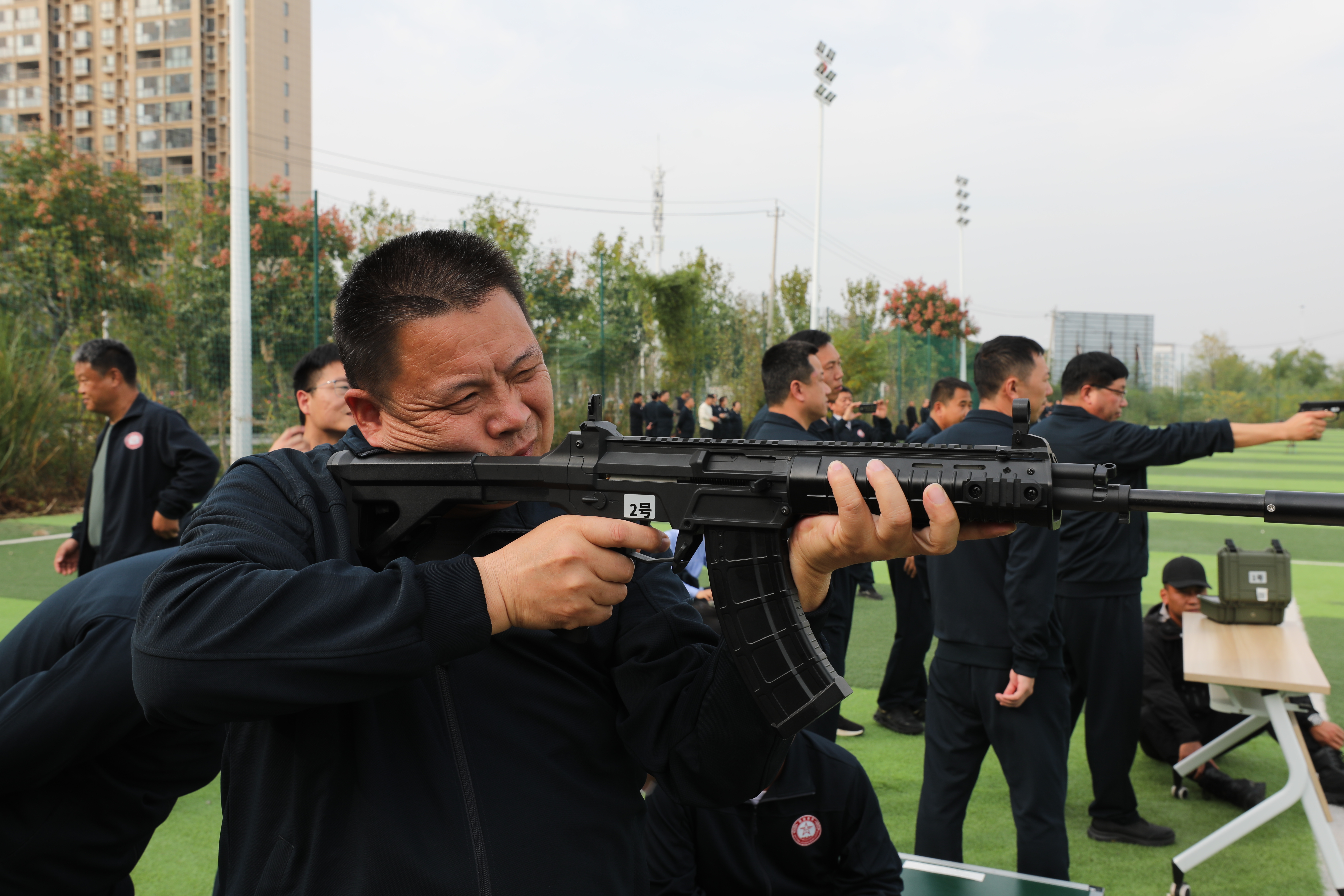 科技赋能练精兵 淬火砺剑铸铁拳 ——洛阳国防动员系统2025年“准军事化”训练技能篇  