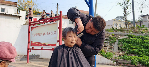 党建引领，吹响王窑村电商助农集结号