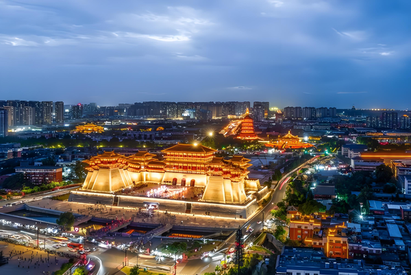 市委常委会召开会议 陈春江主持并讲话