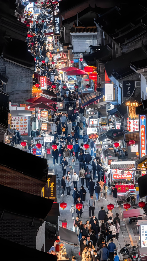 市委常委会召开会议 陈春江主持并讲话