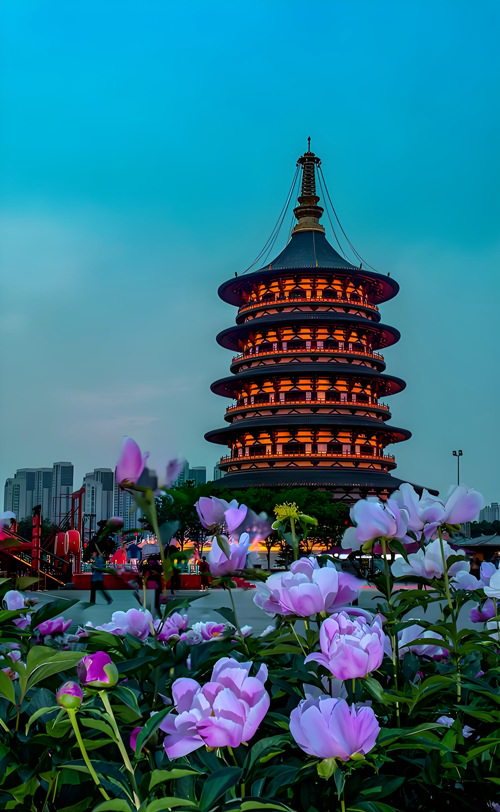 洛阳高喷消防车最高臂展72米 射水高度最高110米