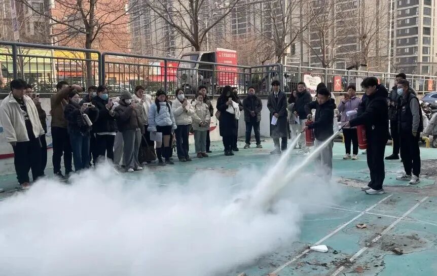 老城区文旅局召开文旅市场消防安全培训及演练实操