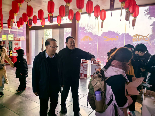 洛阳市文物局局长赵晓军元旦检查文博单位开放工作