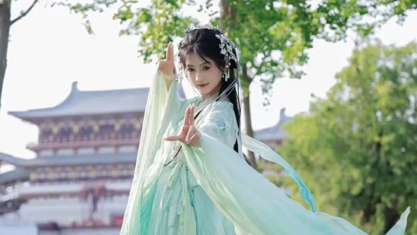 牢记嘱托聚伟力 古都新韵绽芳华