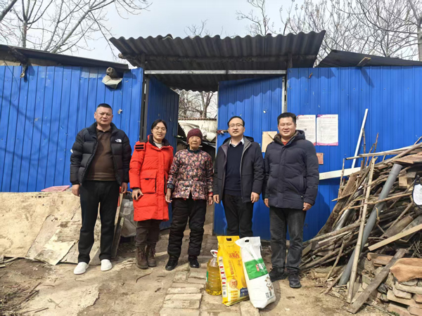 新春慰问暖民心 墨香送福助振兴 洛阳市文物局联合市美协赴福昌村开展新春惠民活动 新春慰问暖民心 墨香送福助振兴 洛阳市文物局联合市美协赴福昌村开展新春惠民活动